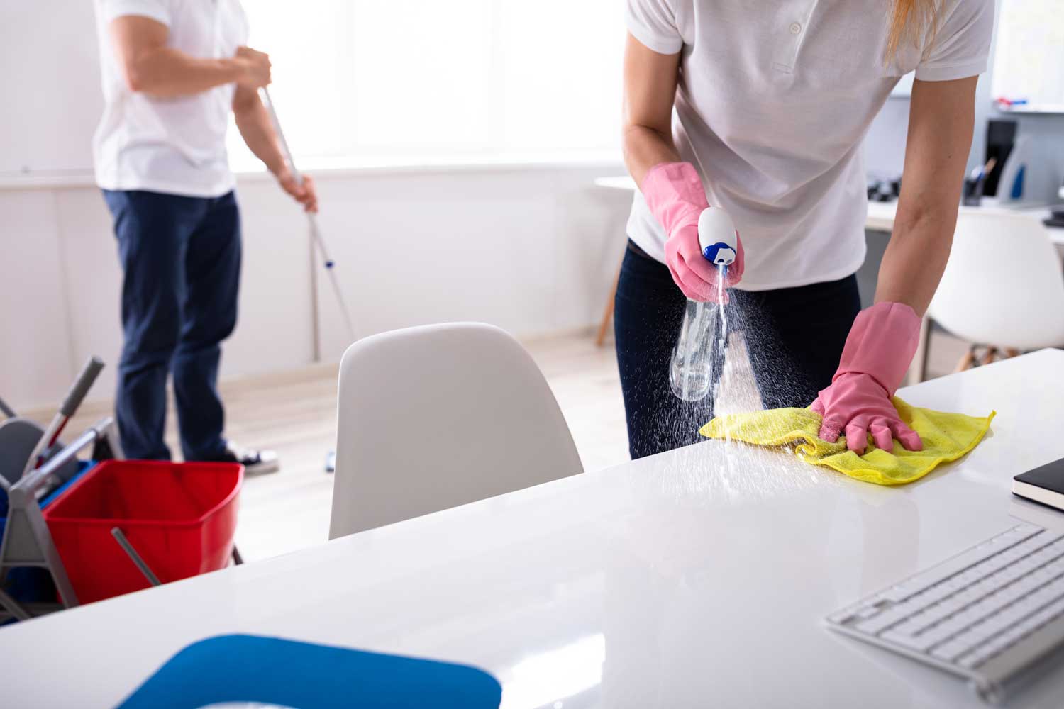 How to Give a Fresh Look to a Place by Using Commercial Office Cleaning Services